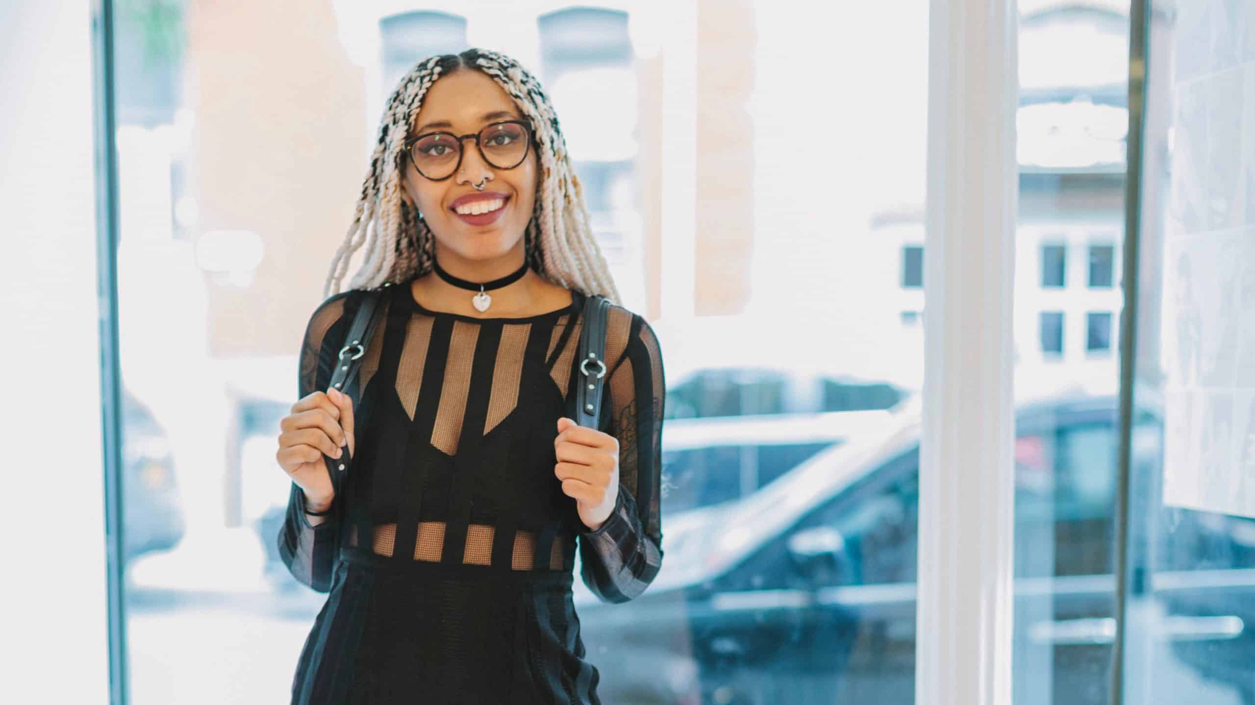 See How This Beauty Punk Rocker Connects With Her Customers Pop-Up Style | Peerspace
