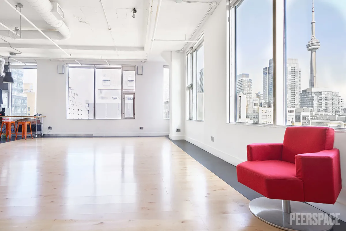 Stunning Studio Loft w/ Skyline Views