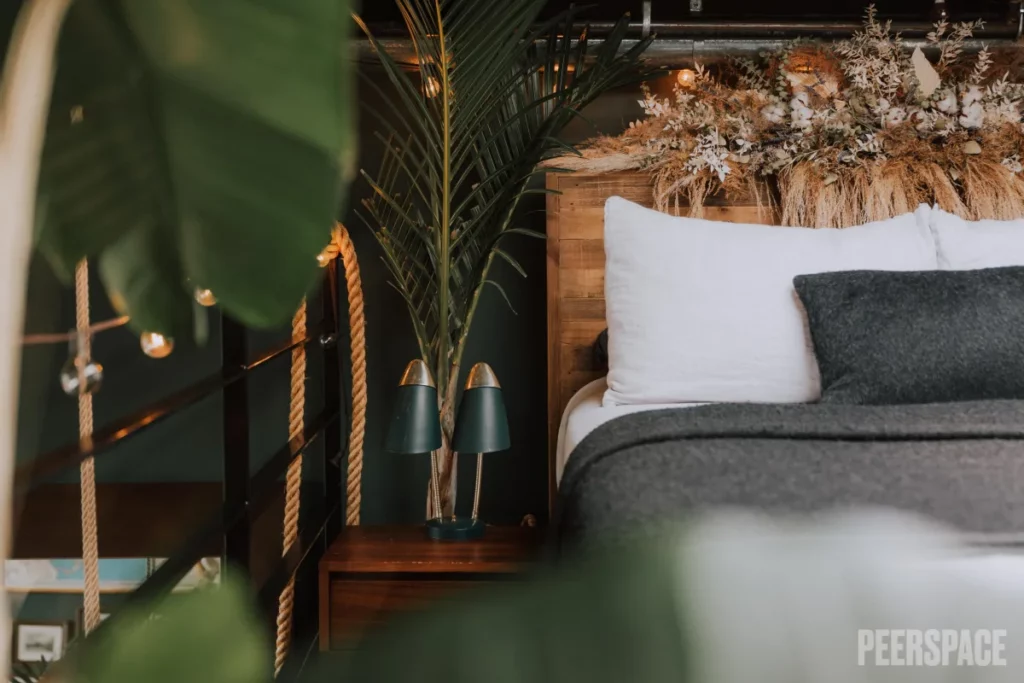 12 Vibey Spots For A Hotel Room Photoshoot in Vancouver | Peerspace