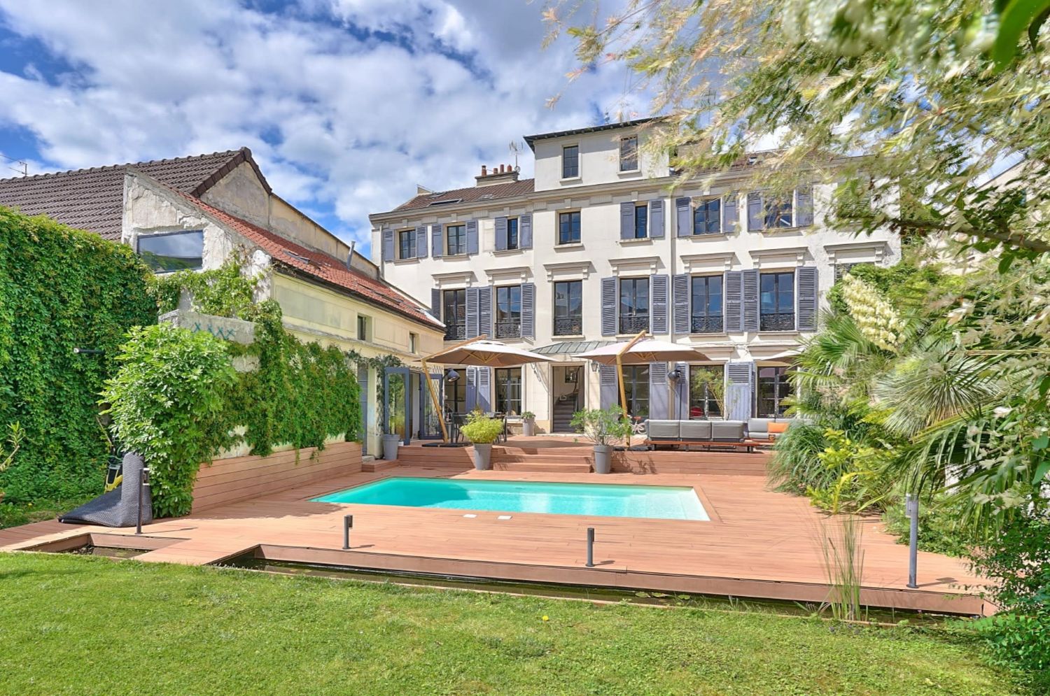 Vous pensez à louer un Airbnb pour une fête au bord de la piscine ?Lisez ceci d’abord. | Peerspace