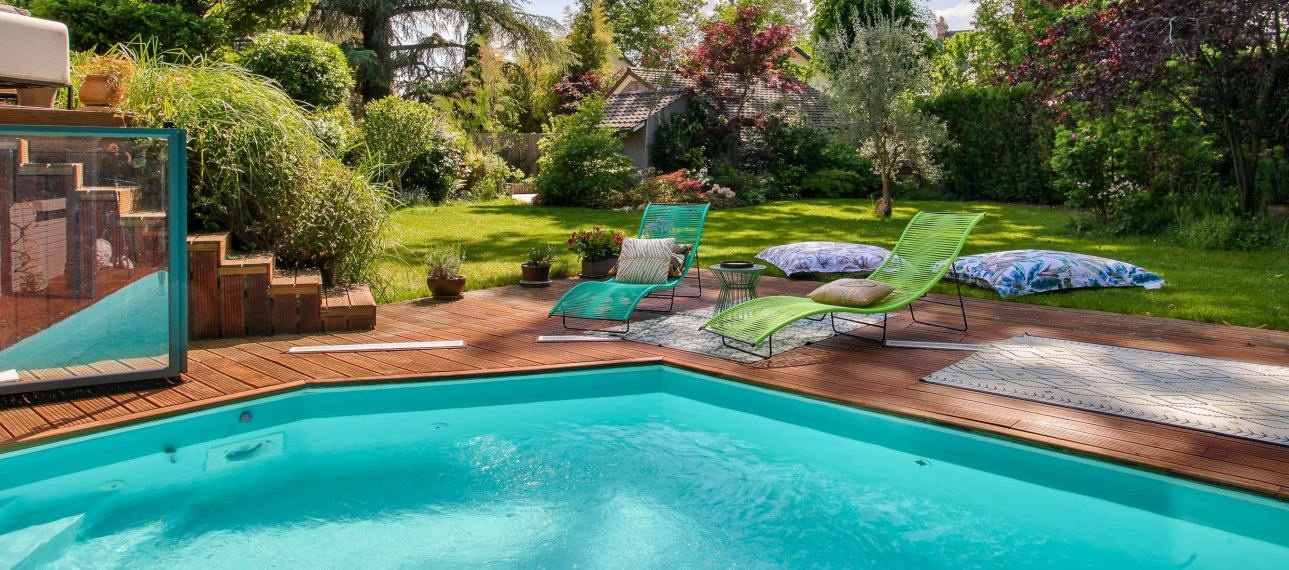 Vous pensez à louer un Airbnb pour une fête au bord de la piscine ?Lisez ceci d’abord. | Peerspace