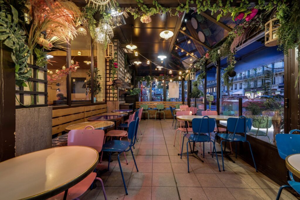 Vous cherchez un restaurant sur Airbnb ? Voici pourquoi vous ne trouverez rien (2026) | Peerspace