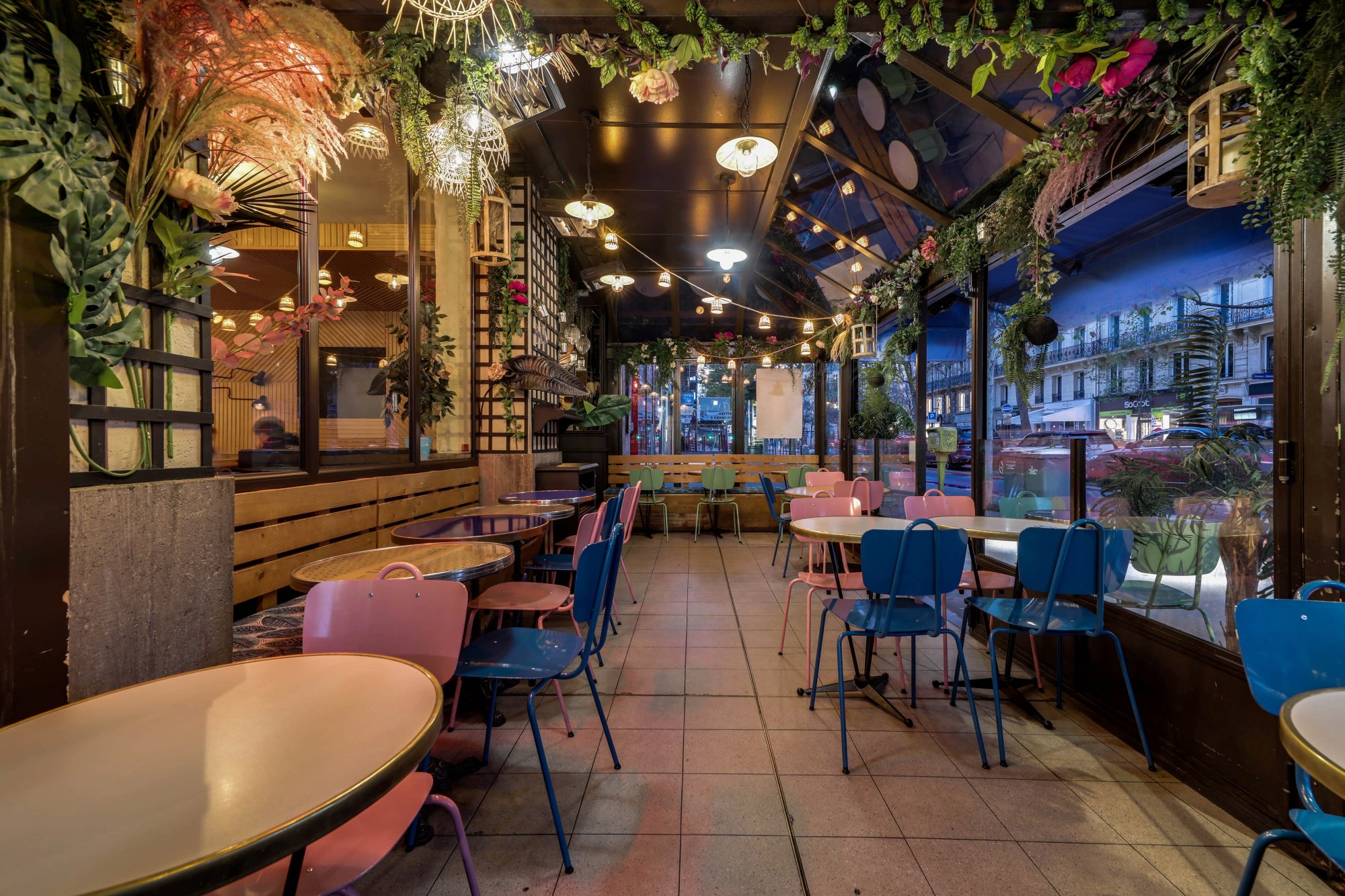 Vous cherchez un restaurant sur Airbnb ? Voici pourquoi vous ne trouverez rien (2026) | Peerspace