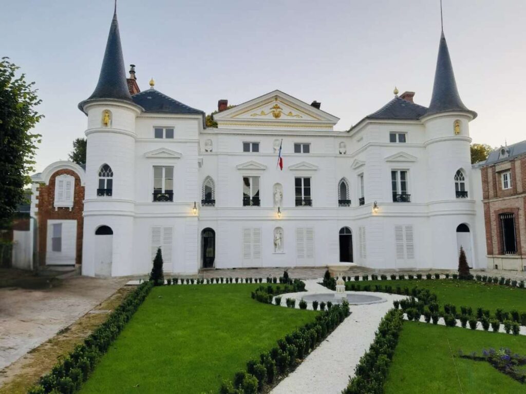 Château Lazaar situé à Charly-sur-Marne