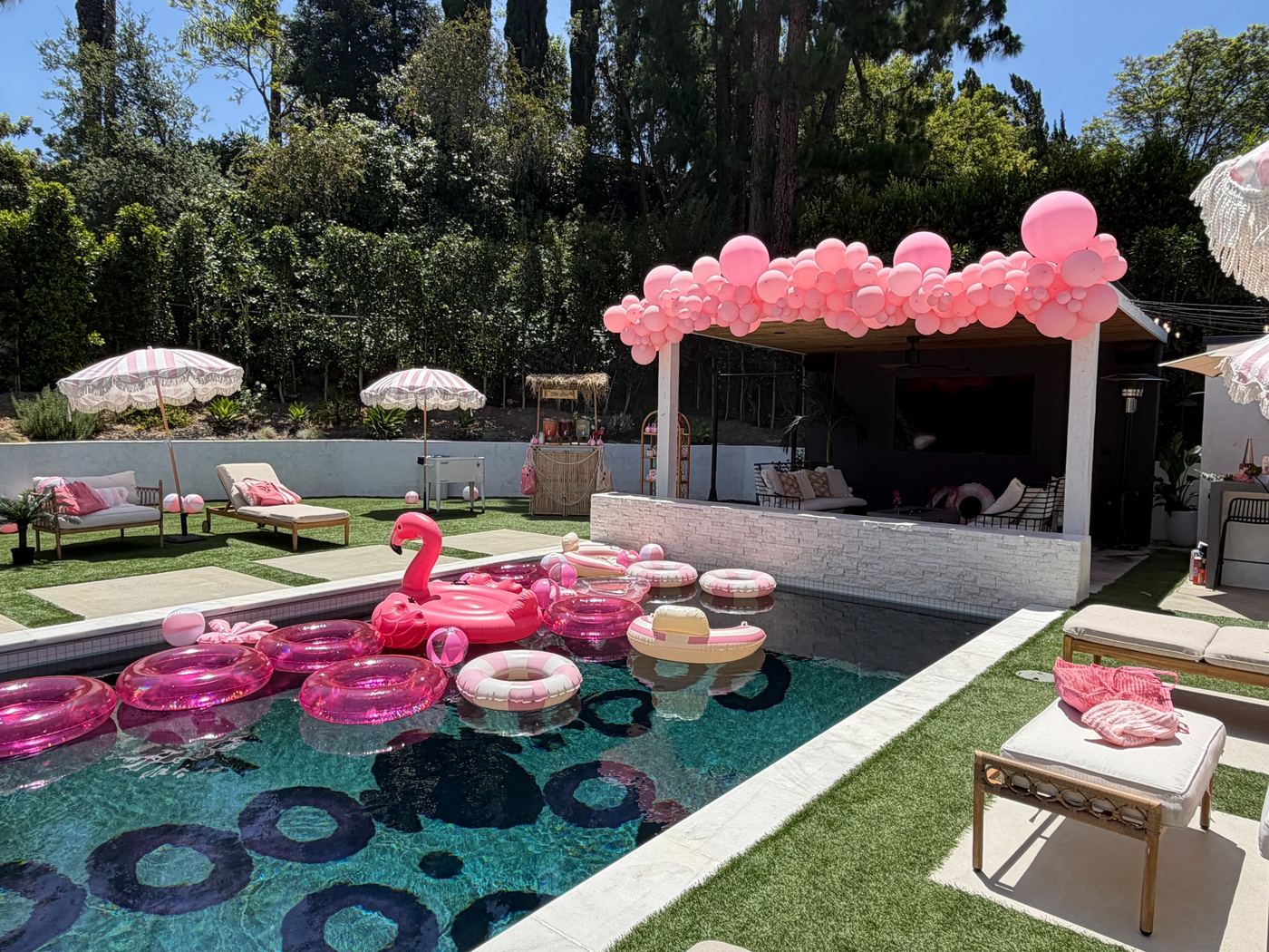 16 idées de nourriture rose pour une color party réussie | Peerspace