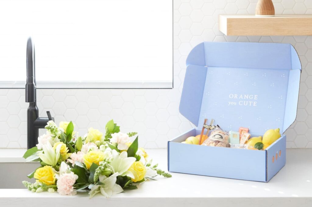 palette de couleurs dolce vita : bleu clair, blanc, citron