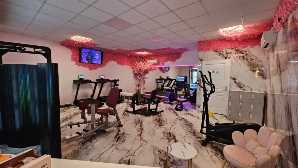 salle de sport rose privatisable à l'heure pour des événements