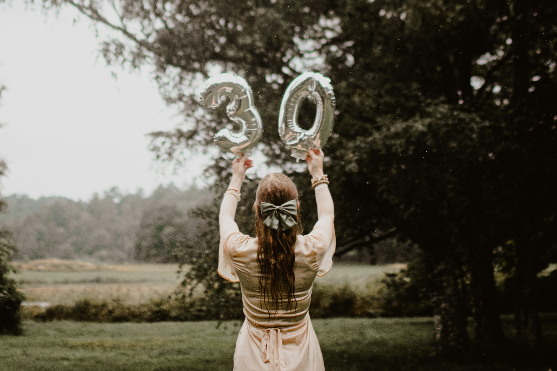 Anniversaire adulte quand il pleut : 12 idées qui n’attendent pas le soleil | Peerspace