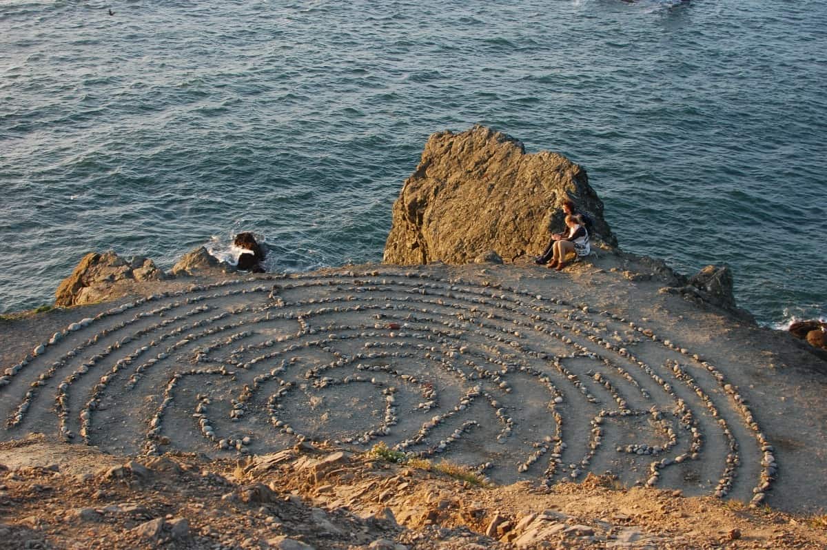 labyrinth land's end sf