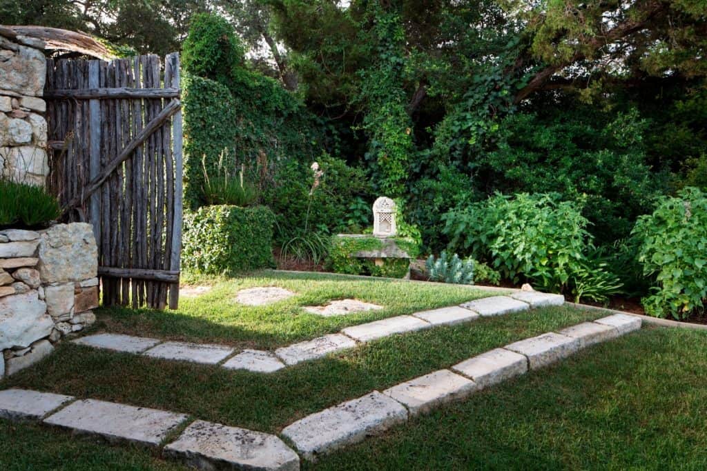 beautifully landscaped sanctuary in Austin rental
