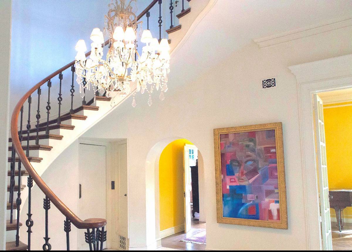 12 Indoor Photoshoot Locations in Los Angeles (2024) Peerspace