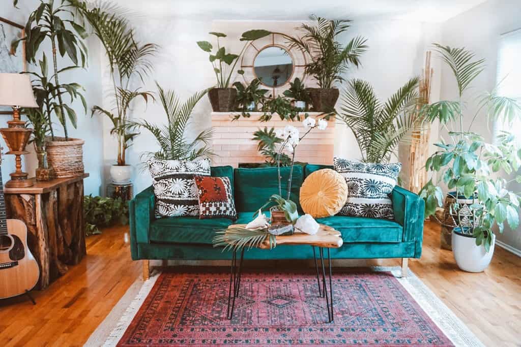 Decorating Ideas for a Tropical Theme, eHow