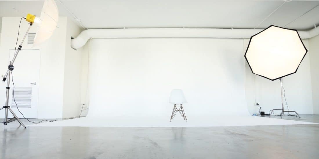 7 Easy White Background Photography Tips - Peerspace