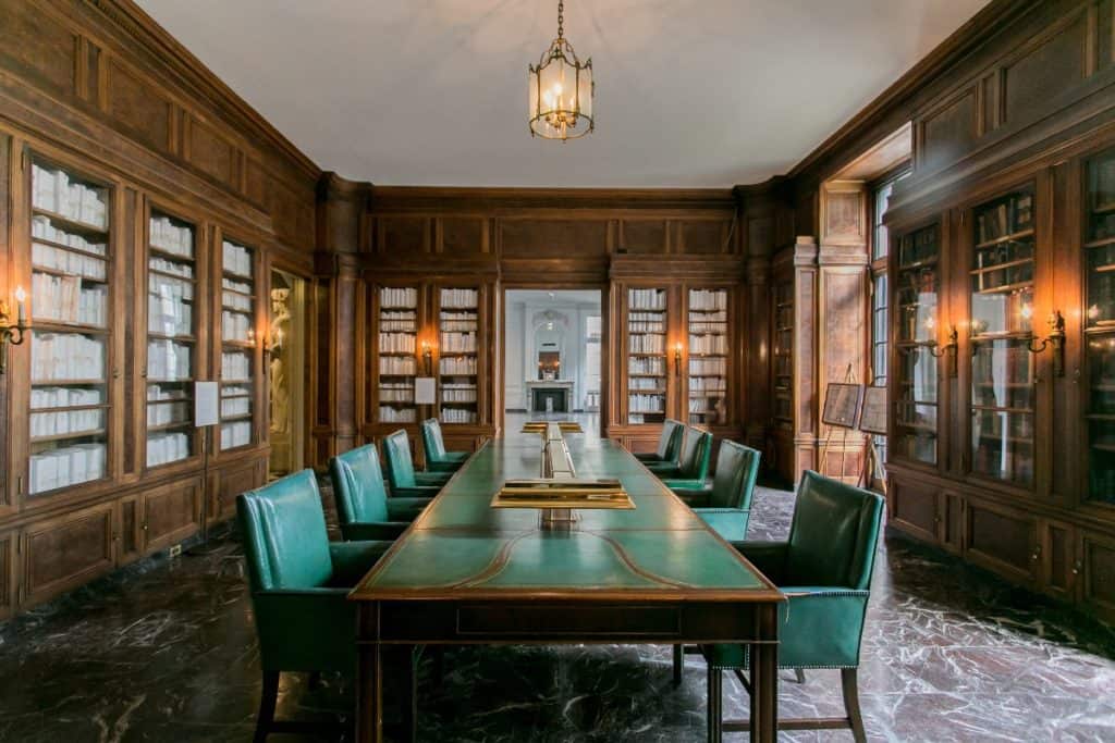 historic scientific mansion chicago rental