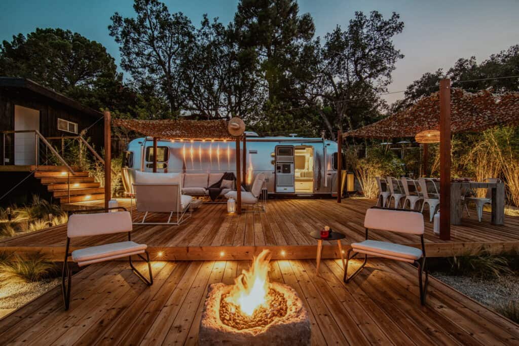 Here’s How to Find an Airbnb With a Big Backyard for Events (2025) | Peerspace