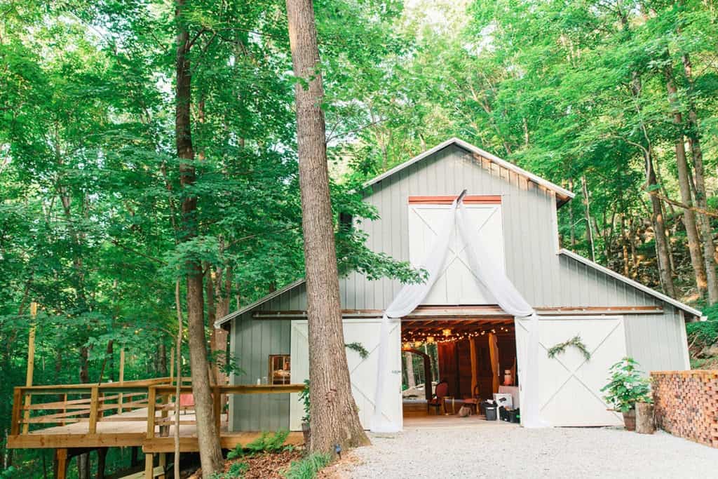 Barn in Forest, Charming Cottage trenton georgia rental