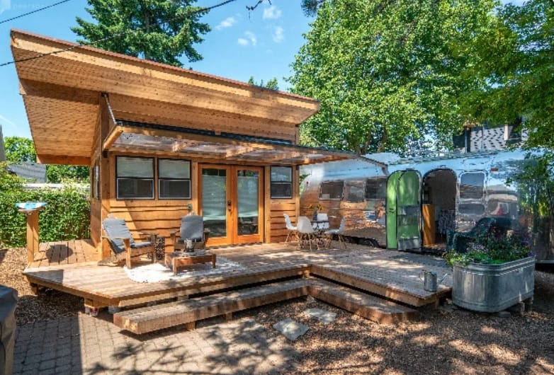 Beautifully Remodeled Vintage 1970's Airstream portland rental