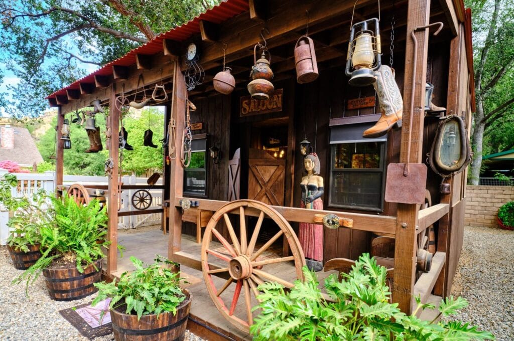 Cowboy Saloon with Photo Studio