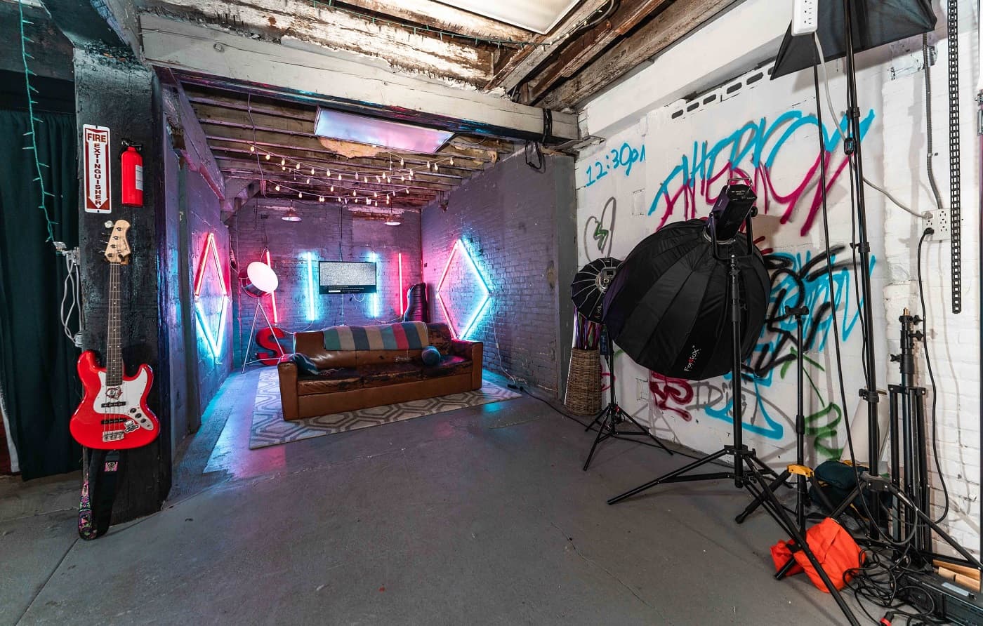 Creative Neon Studio Space (Photoshoots, Music videos, ect ) philadelphia rental