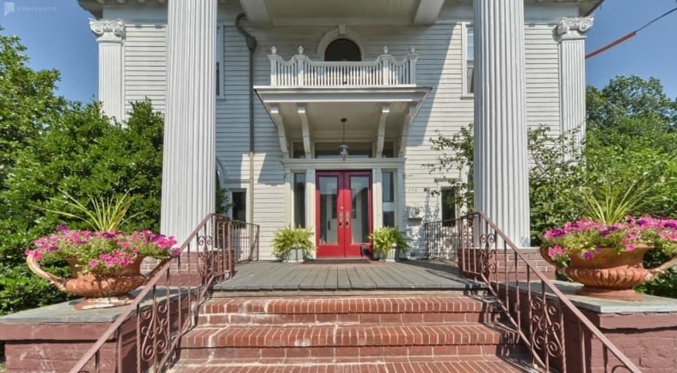 Distinguished Historic 1903 Colonial Revival Residence in Historic District newark rental