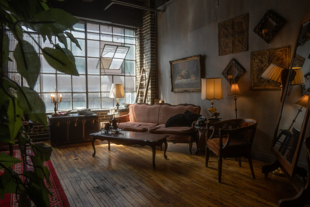 Downtown Vintage Retro Grunge Studio toronto canada rental