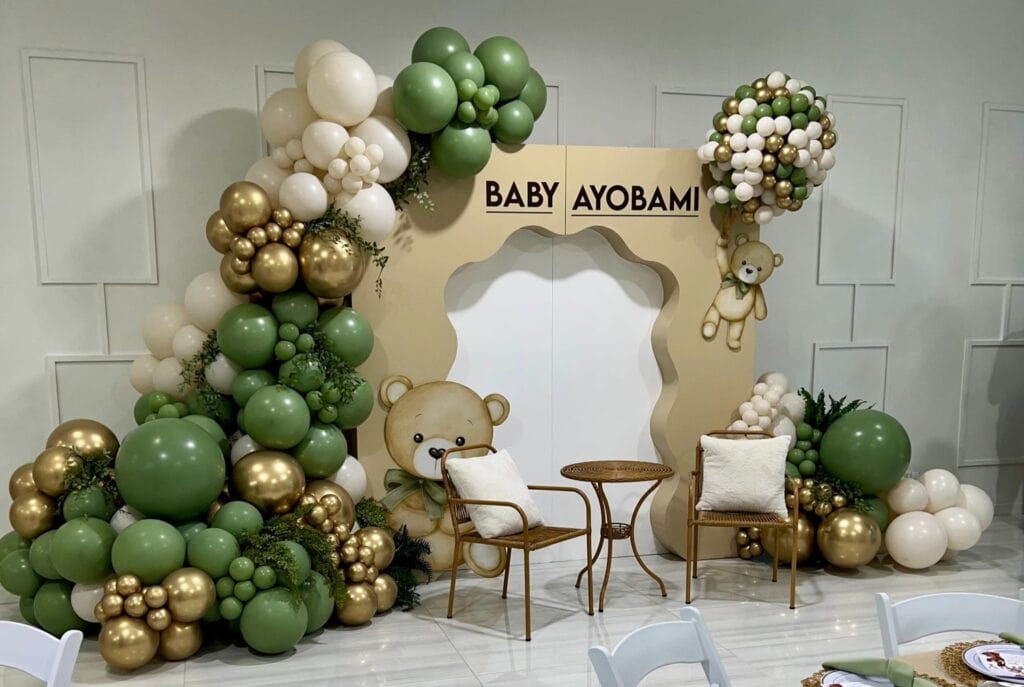 bear-themed gender reveal decor