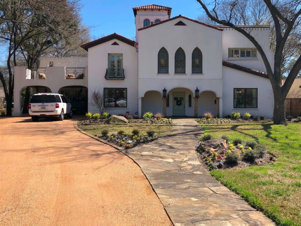 Expansive Spanish Eclectic hacienda dallas renta