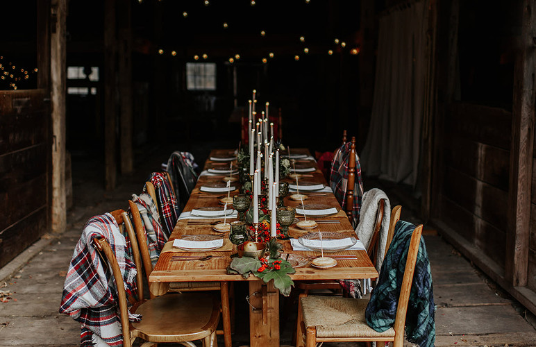 How to Host a Modern Friendsmas Party | Peerspace