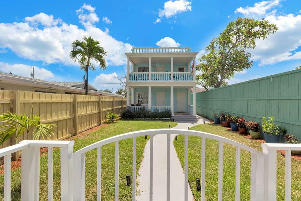 Historic Beach Style Cottage Oasis florida rental