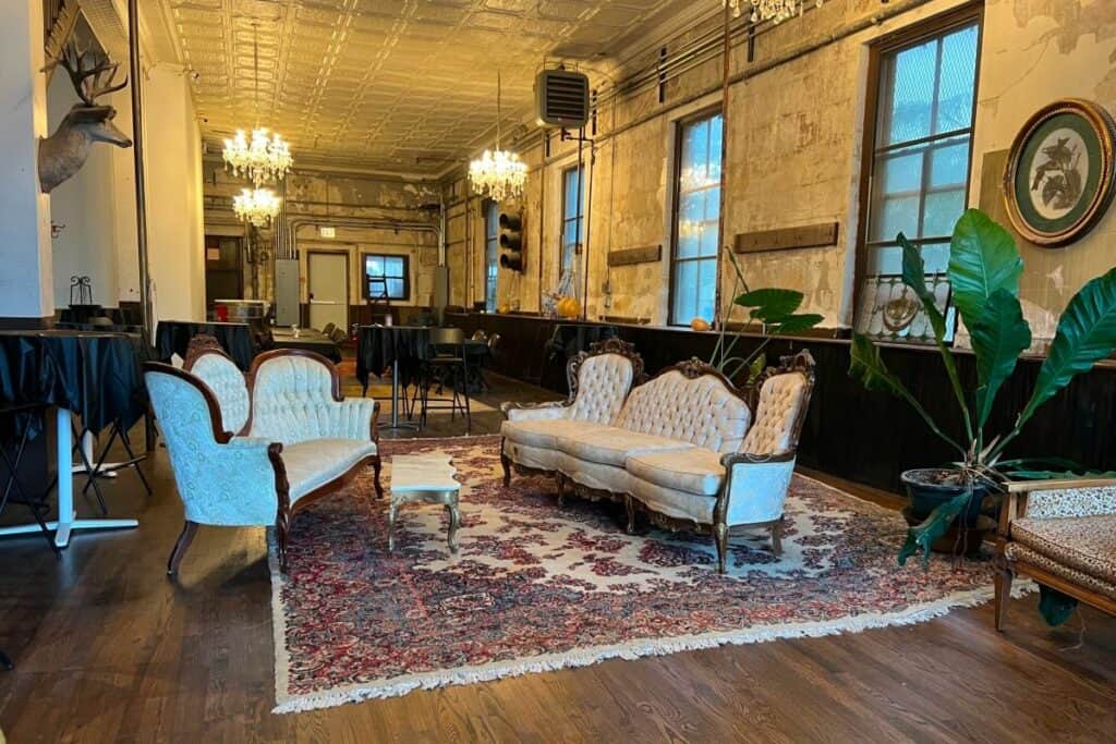 Historical event space in Chicago's oldest firehouse.