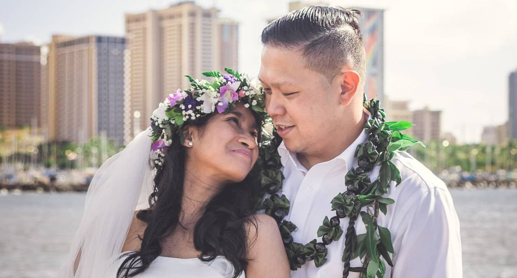 Honolulu elopement photographers