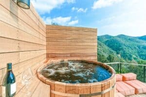 Here’s Where & How to Rent a Hot Tub for a Day (2024) | Peerspace