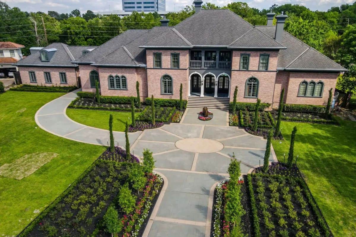 Houston Mansion for your Next Production