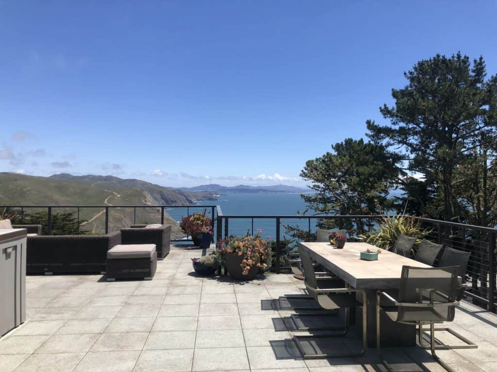 Impressive Ocean View Deck and Living dining space san francisco rental