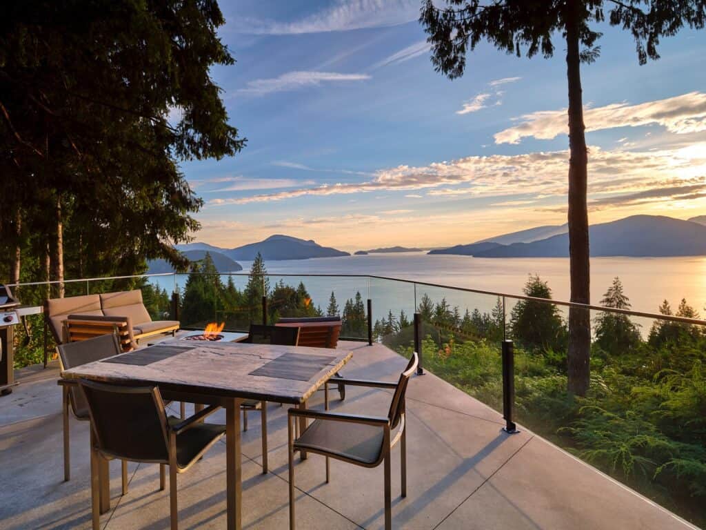 Lions Bay Modern Home vancouver rental