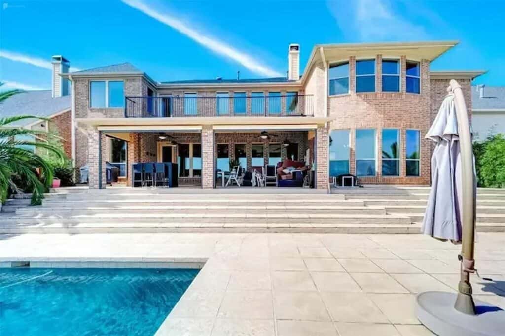 houston luxury lakefront house