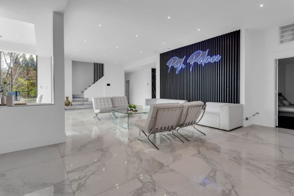 Luxury Modern Mansion