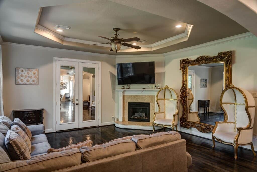Luxury Villa with Rooftop Downtown view in River Oaks Montrose houston rental