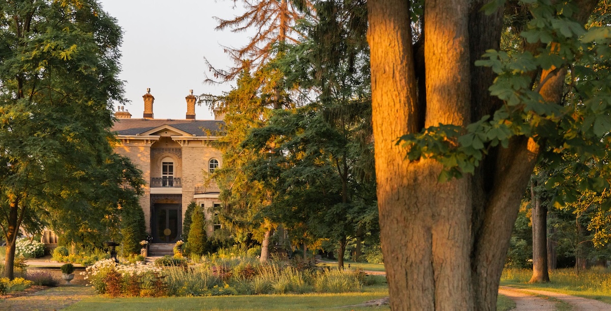 Wow Space: Step Into This 160-Year Old Manor Influenced by the Phases of the Moon | Peerspace
