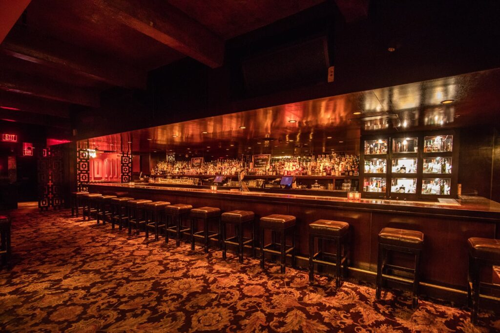 Mad-Men Style Craft Cocktails Bar