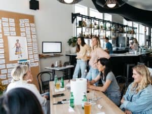 How To Host A Seminar: Wow Your Attendees With These Tips | Peerspace