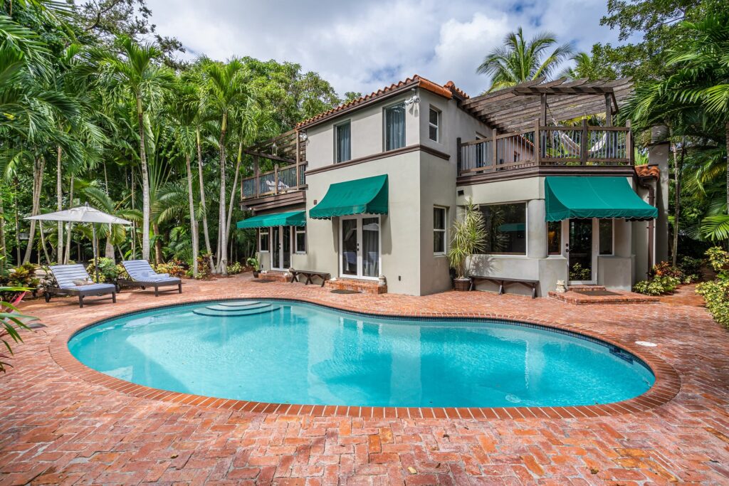 Miami Spanish Villa with swimming pool and Modern Style miami rental