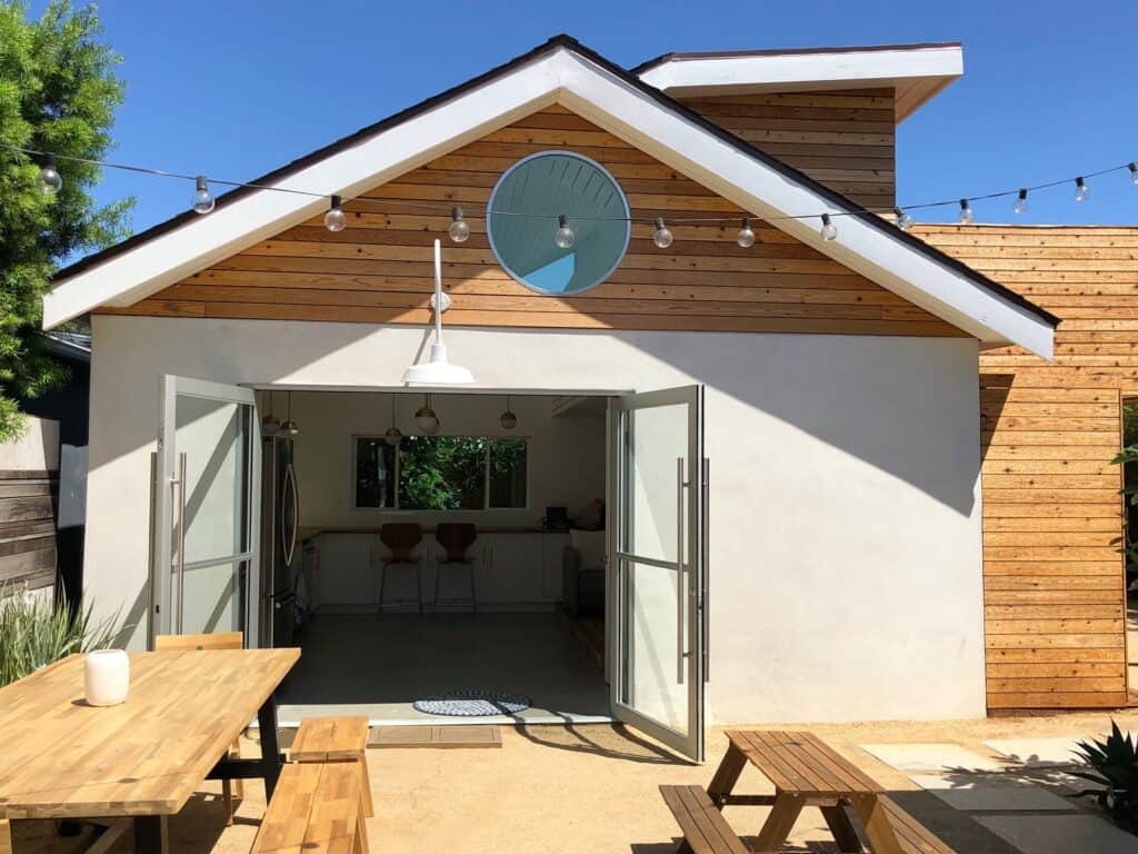 Modern Beachy Venice Backyard Bungalow los angeles rental