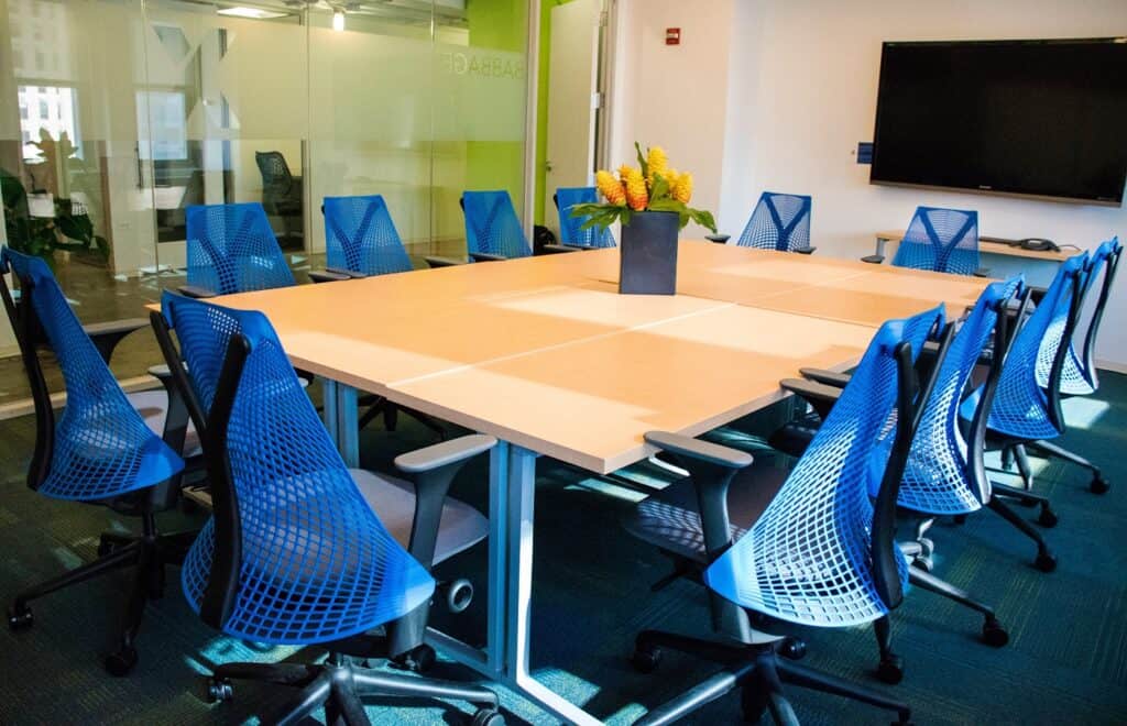 Modern, Collaborative, Zoom Equipped Workspace chicago rental