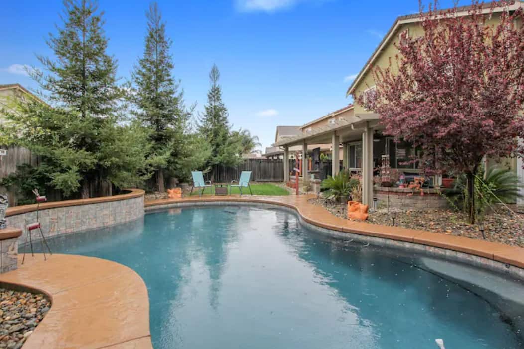 Modern, Spacious Space with a Pool Close to downtown Sacramento rental