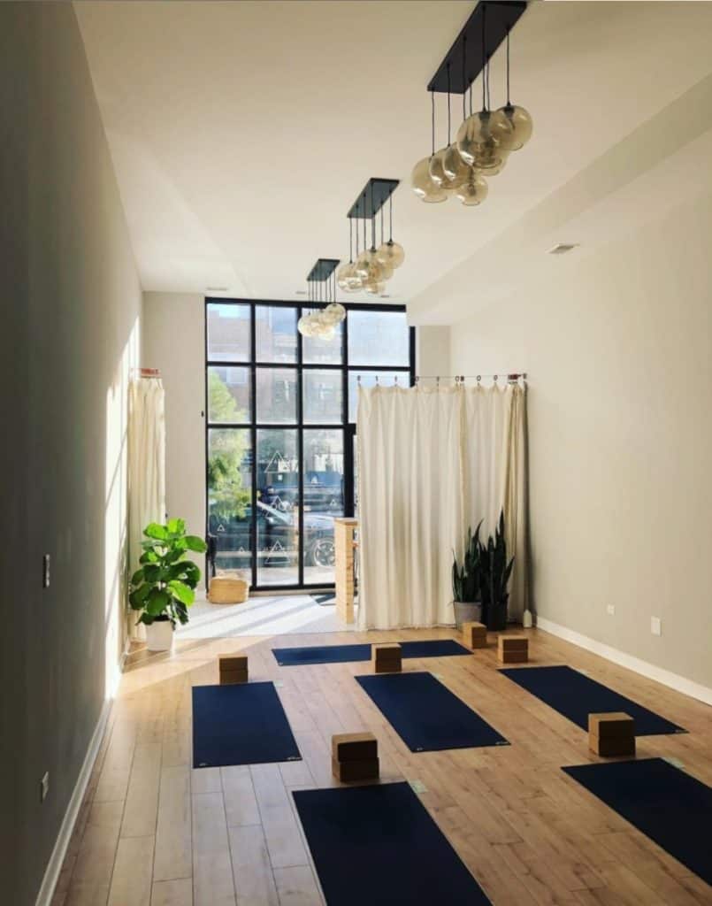 Modern and Minimal Yoga Studio chicago rental 