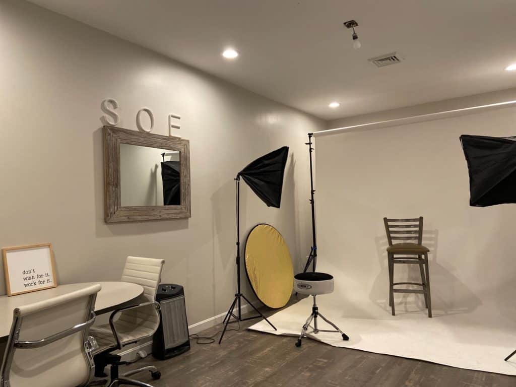 Photography Space with Lights & White Backdrop boston rental