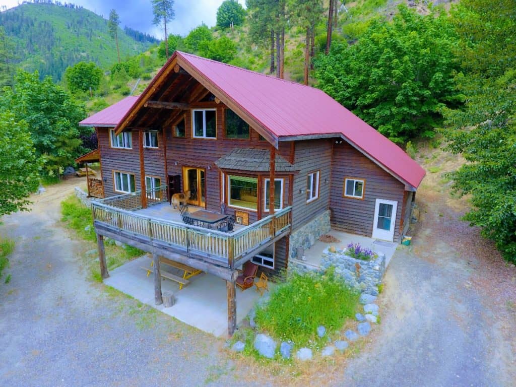 Private Mountain View 23 Acre Lodge to Celebrate washington rental 