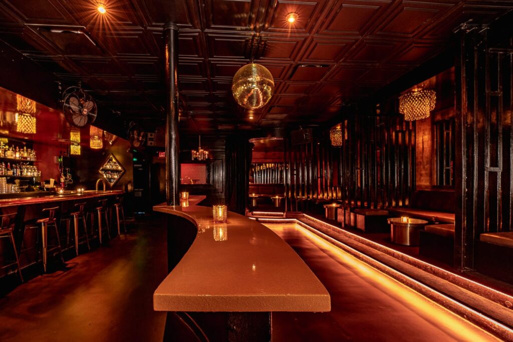 Retro-Chic Speakeasy/Cocktail Lounge
