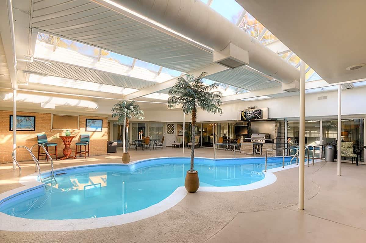 Rockin' Elvis Indoor Pool & Mega Space kansas city rental